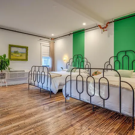 Private Suite In Historic Austin B&B- Sleeps 5